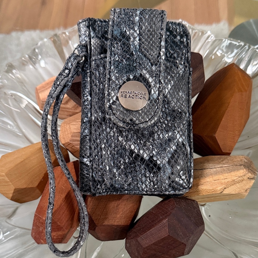Kenneth Cole Reaction Black and Gray Snakeskin Wristlet